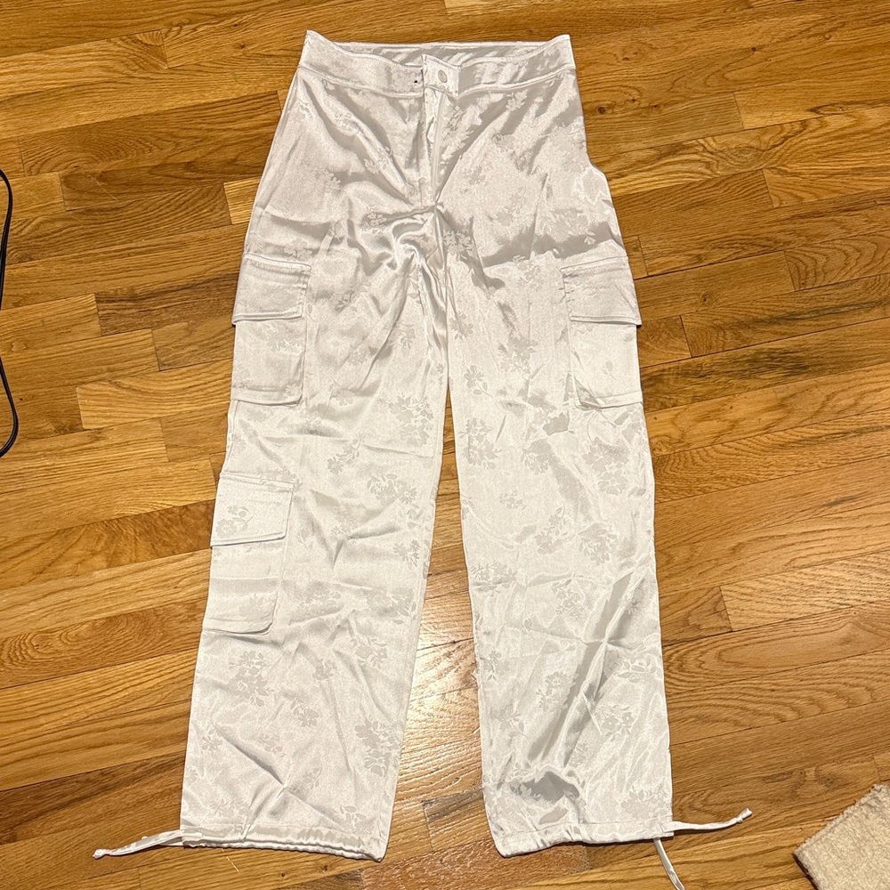 Forever 21 Cream Floral Jacquard Cargo Pants